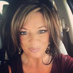 Meet your Posher, Denise